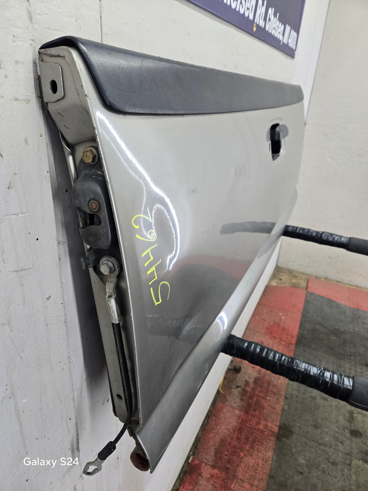 1999-2007 Chevrolet Silverado / GMC Sierra 1500 2500 3500 Tailgate