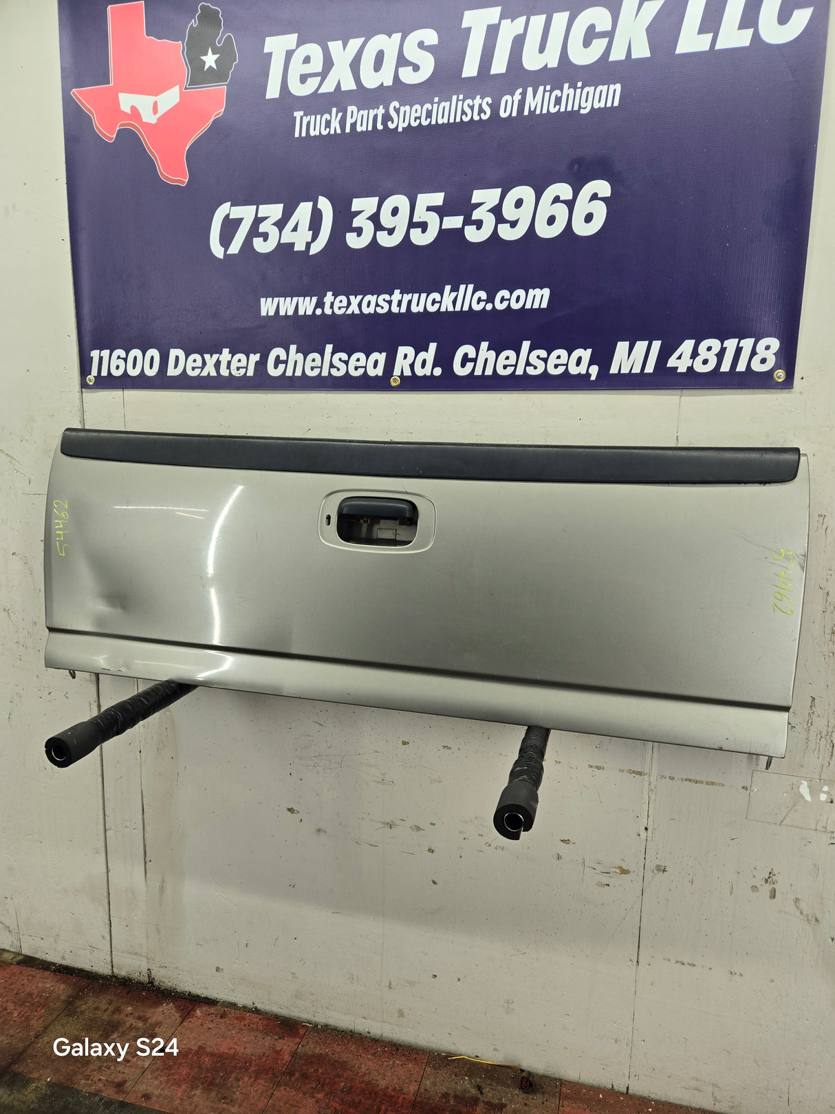 1999-2007 Chevrolet Silverado / GMC Sierra 1500 2500 3500 Tailgate