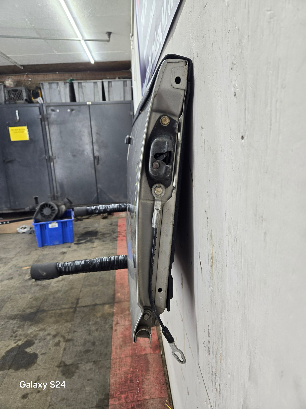 1999-2007 Chevrolet Silverado / GMC Sierra 1500 2500 3500 Tailgate