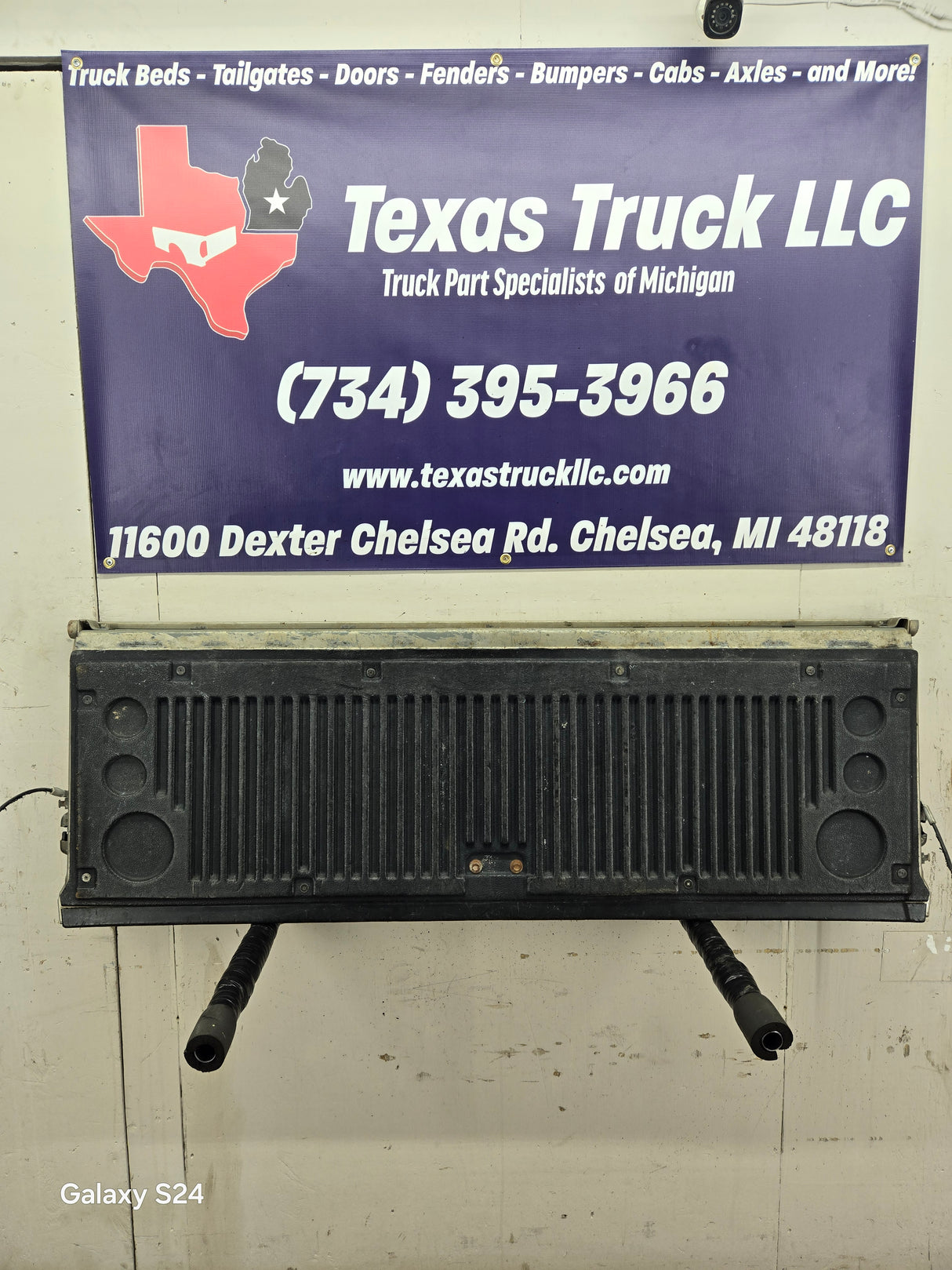 1999-2007 Chevrolet Silverado / GMC Sierra 1500 2500 3500 Tailgate