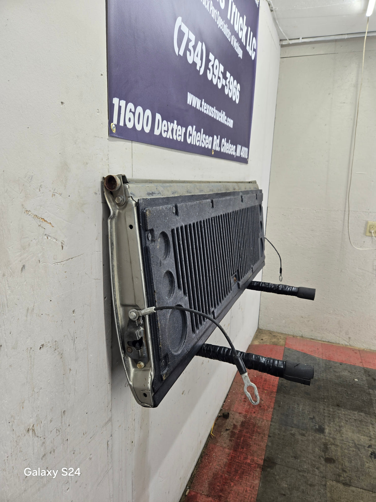 1999-2007 Chevrolet Silverado / GMC Sierra 1500 2500 3500 Tailgate