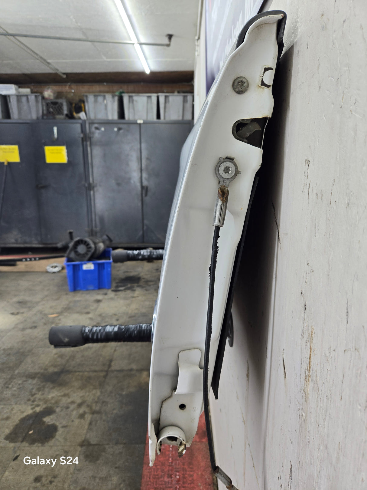 1997-2003 F150 / 1999-2007 Ford F250 F350 F450 F550 Super Duty Tailgate