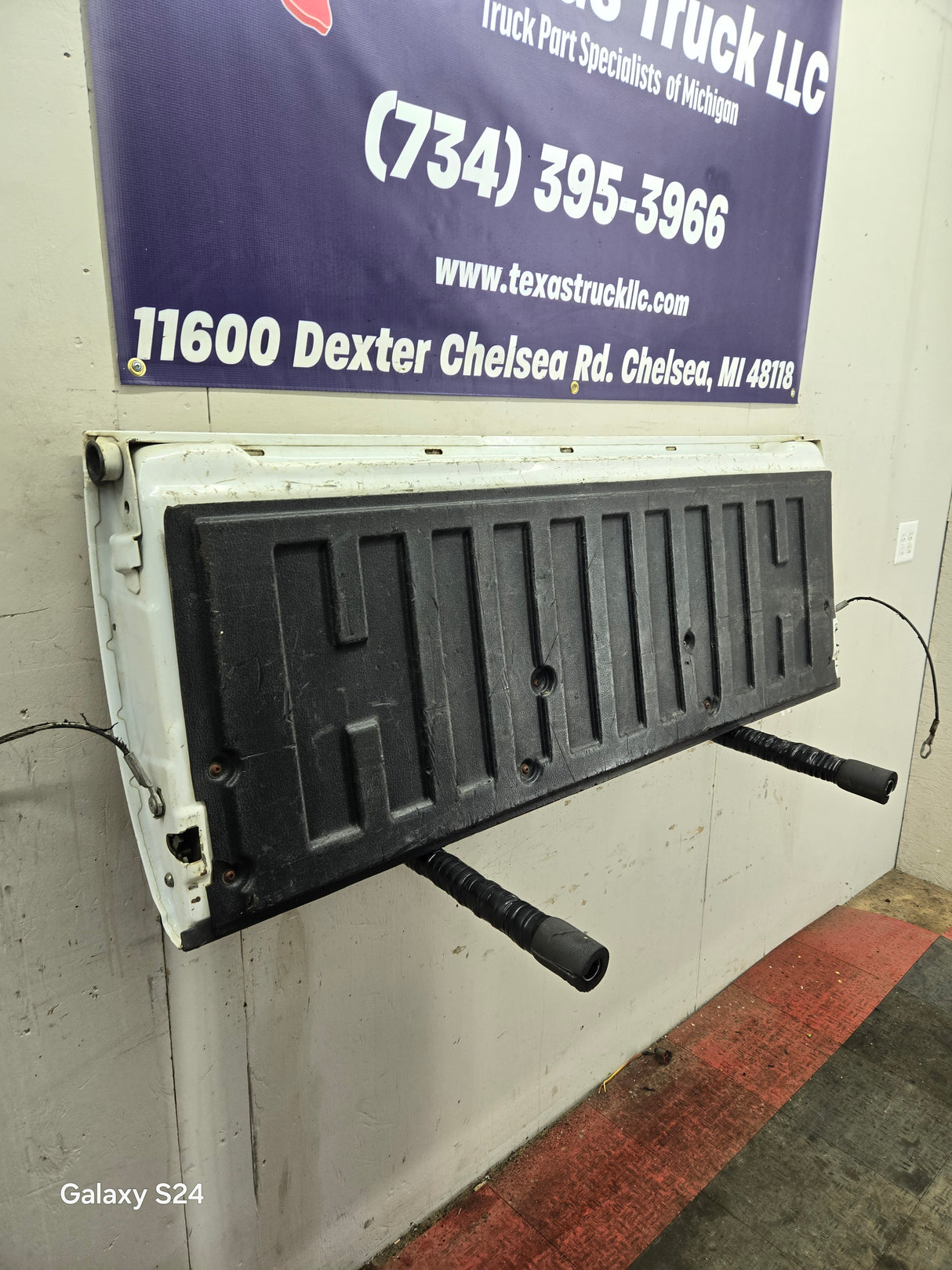 1997-2003 F150 / 1999-2007 Ford F250 F350 F450 F550 Super Duty Tailgate