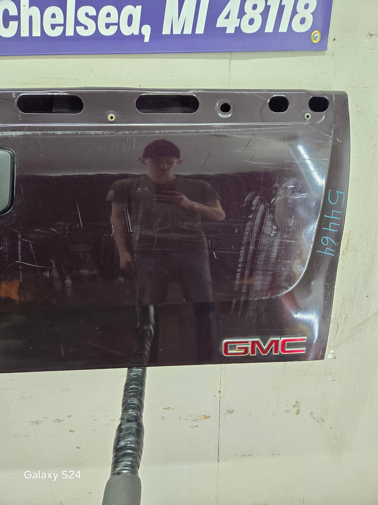 2007-2013 Chevrolet Silverado / GMC Sierra Tailgate 1500 2500 3500 HD