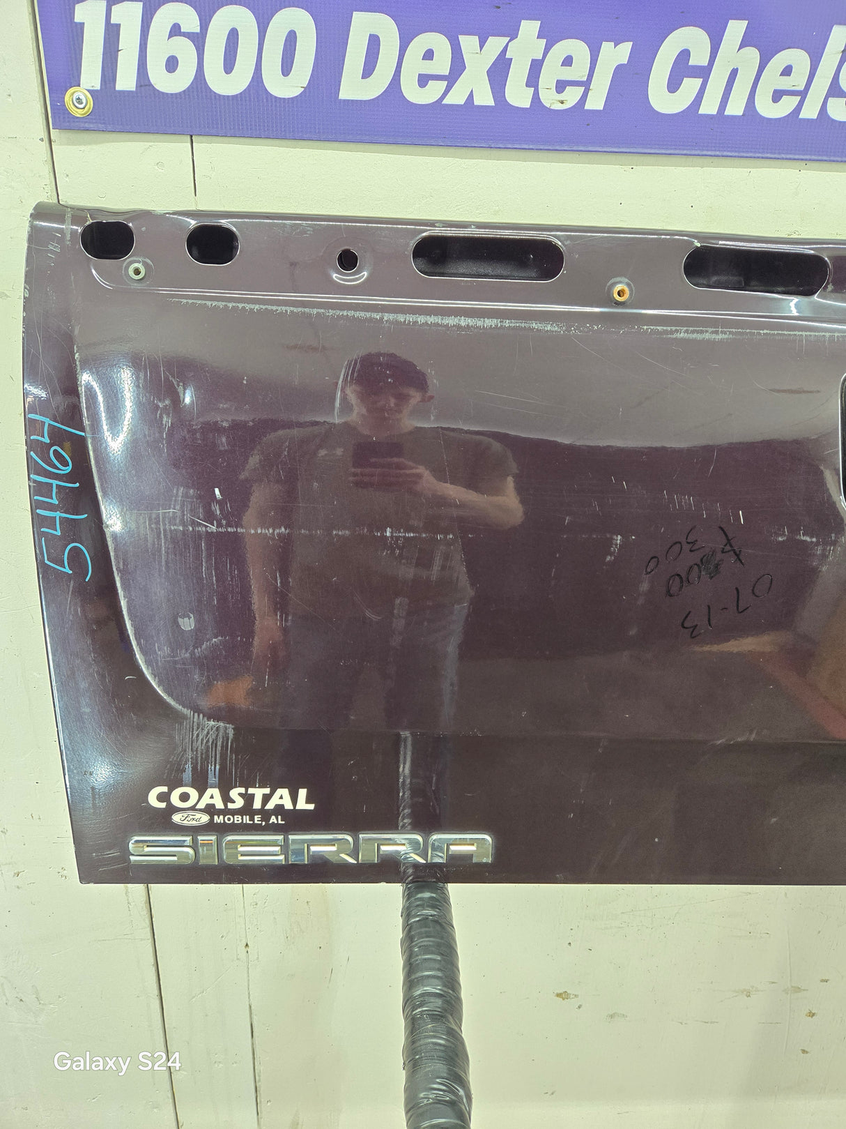 2007-2013 Chevrolet Silverado / GMC Sierra Tailgate 1500 2500 3500 HD