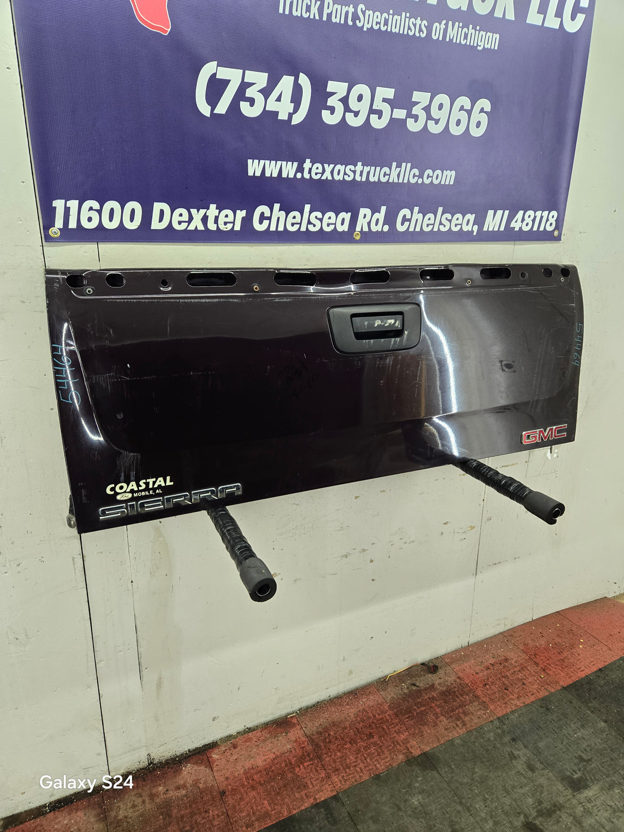 2007-2013 Chevrolet Silverado / GMC Sierra Tailgate 1500 2500 3500 HD