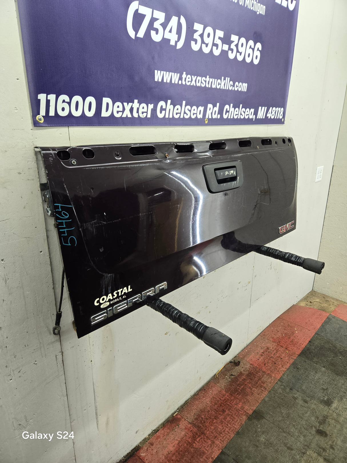 2007-2013 Chevrolet Silverado / GMC Sierra Tailgate 1500 2500 3500 HD