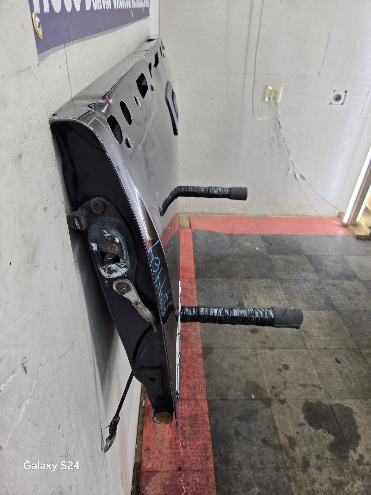 2007-2013 Chevrolet Silverado / GMC Sierra Tailgate 1500 2500 3500 HD