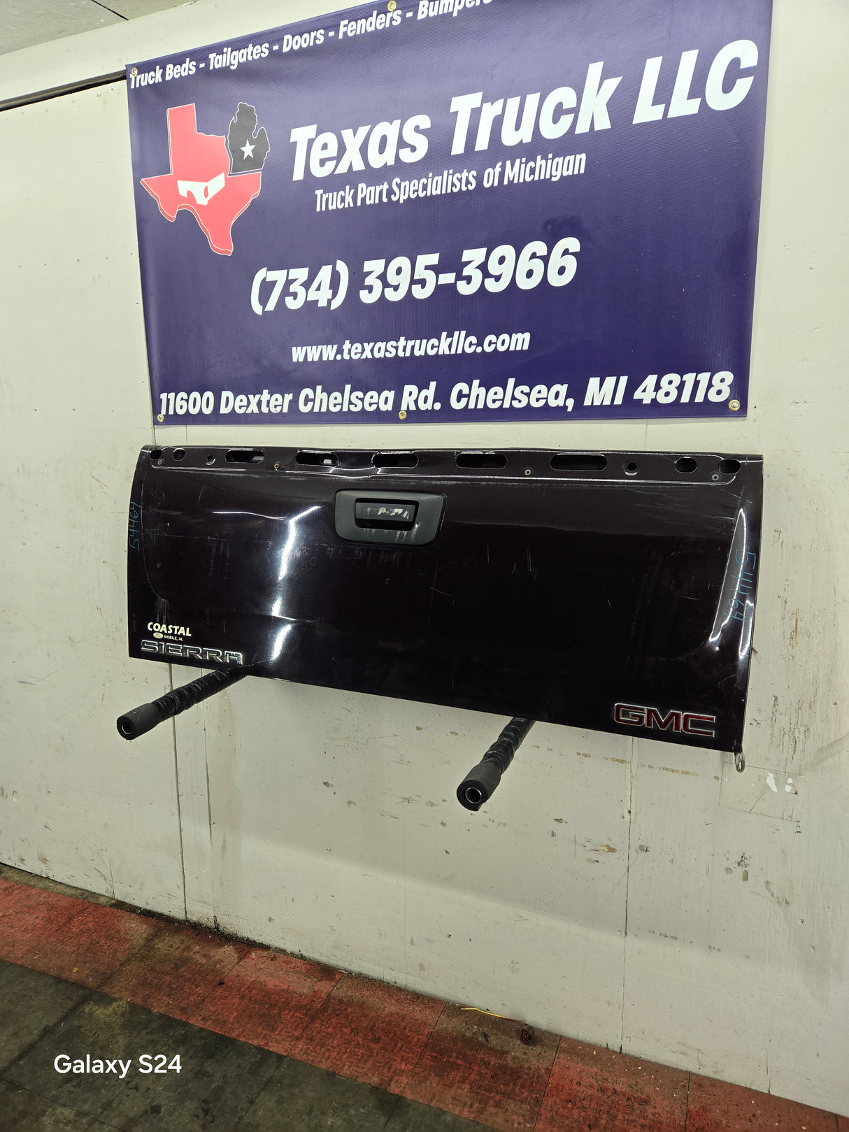 2007-2013 Chevrolet Silverado / GMC Sierra Tailgate 1500 2500 3500 HD