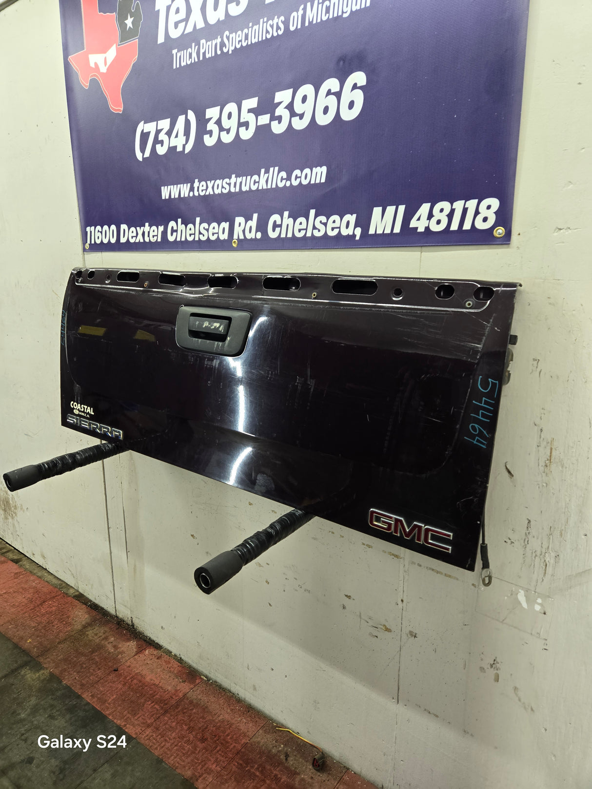 2007-2013 Chevrolet Silverado / GMC Sierra Tailgate 1500 2500 3500 HD