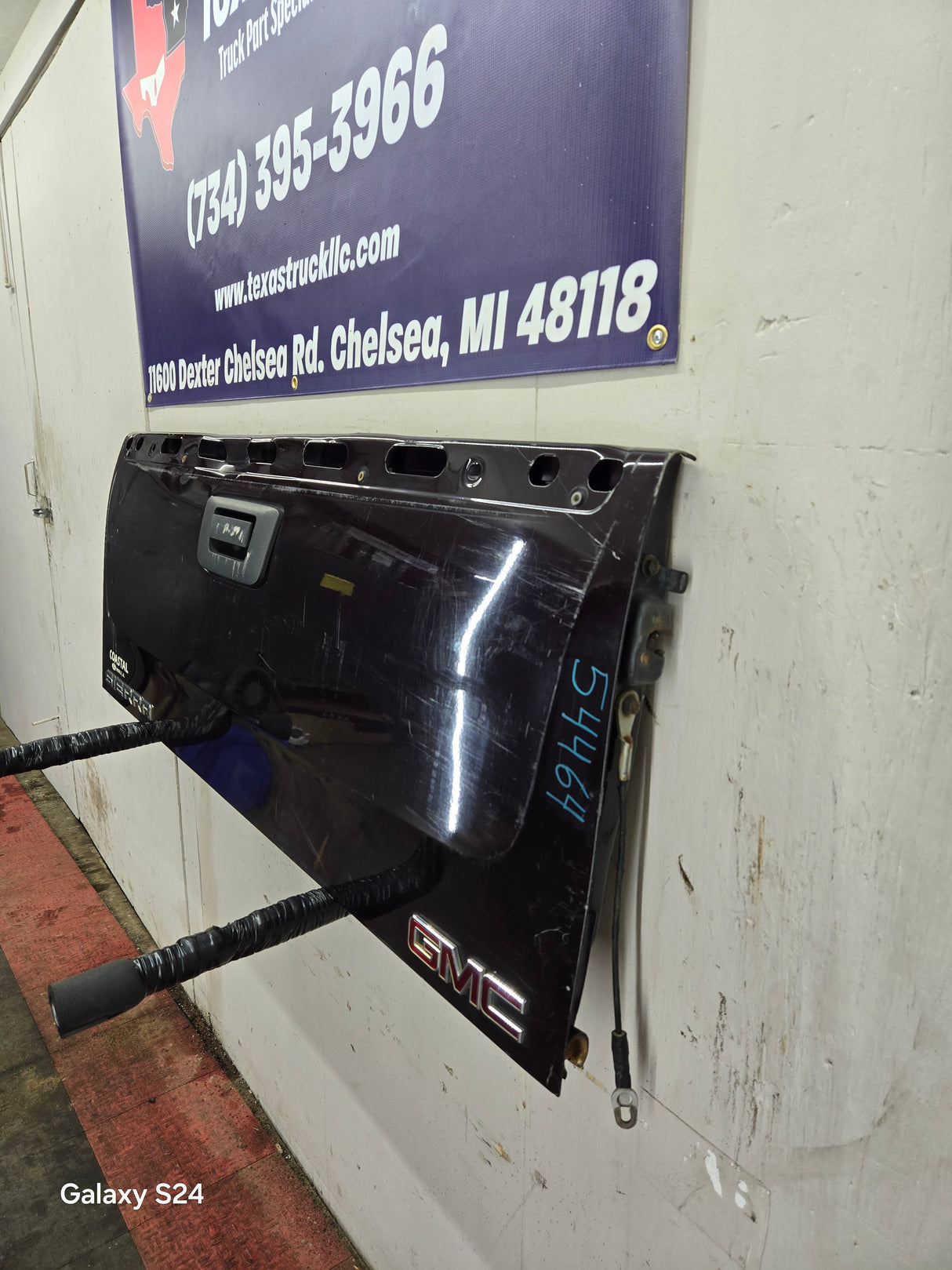 2007-2013 Chevrolet Silverado / GMC Sierra Tailgate 1500 2500 3500 HD