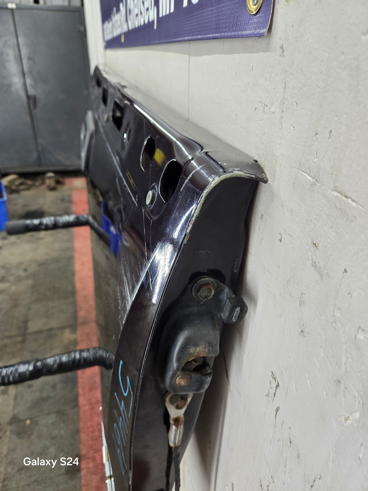 2007-2013 Chevrolet Silverado / GMC Sierra Tailgate 1500 2500 3500 HD