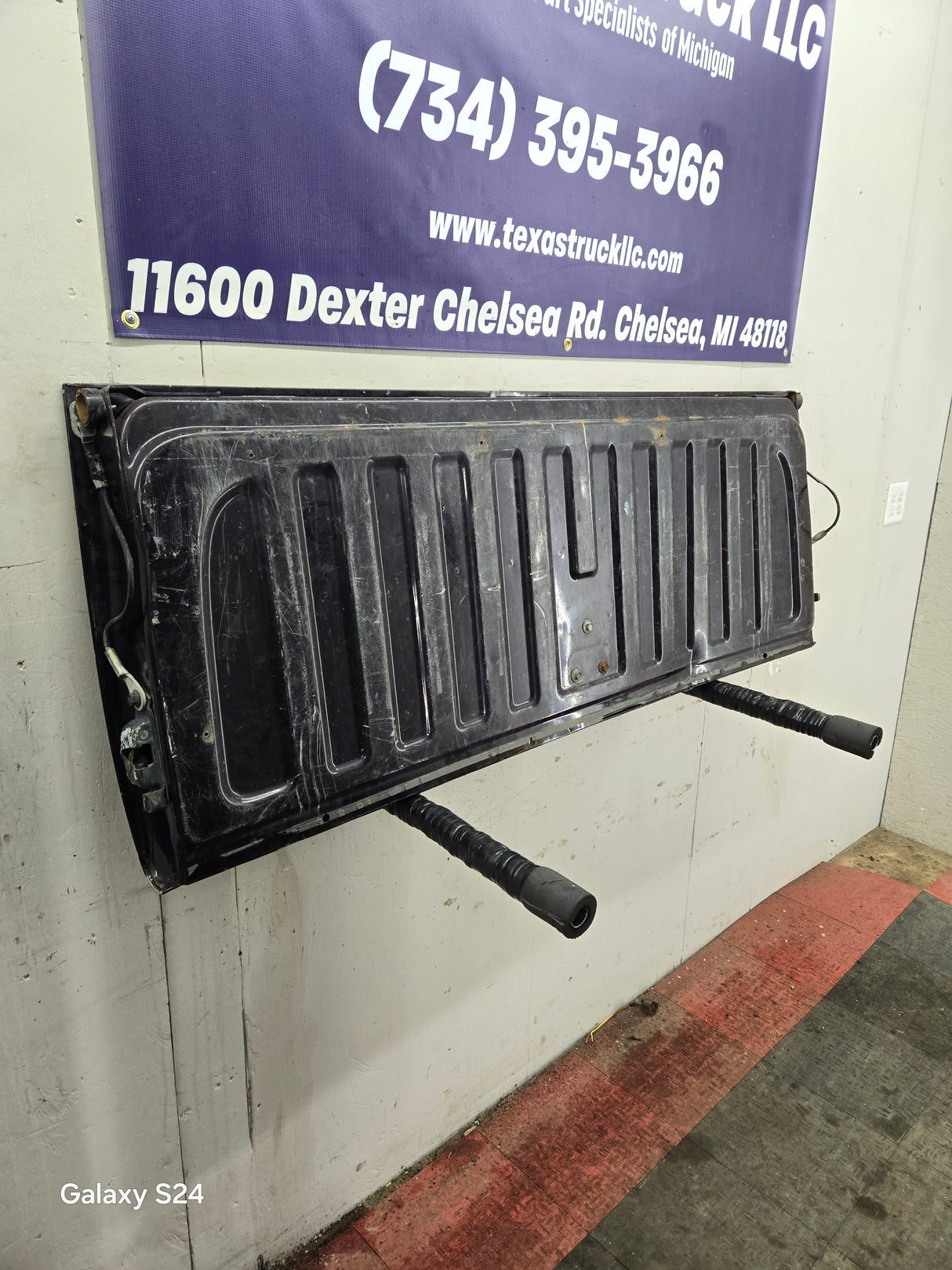 2007-2013 Chevrolet Silverado / GMC Sierra Tailgate 1500 2500 3500 HD