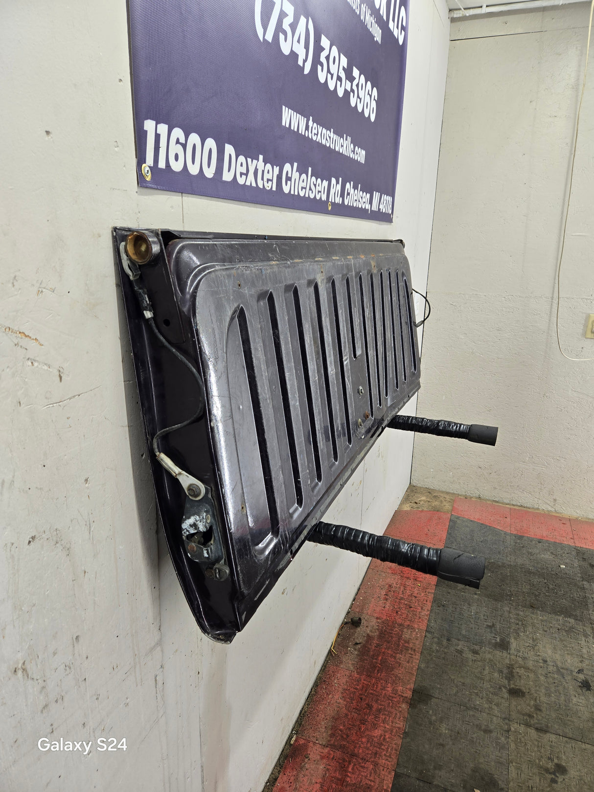 2007-2013 Chevrolet Silverado / GMC Sierra Tailgate 1500 2500 3500 HD