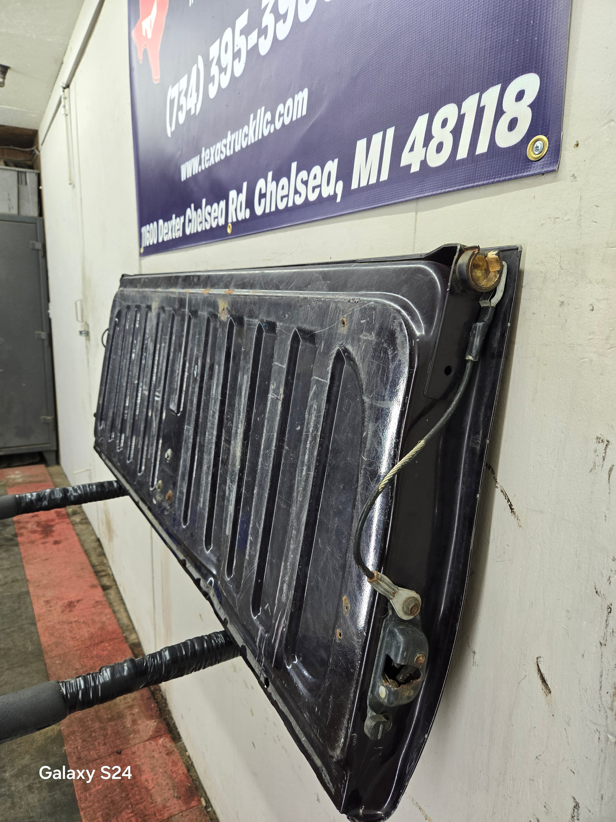 2007-2013 Chevrolet Silverado / GMC Sierra Tailgate 1500 2500 3500 HD