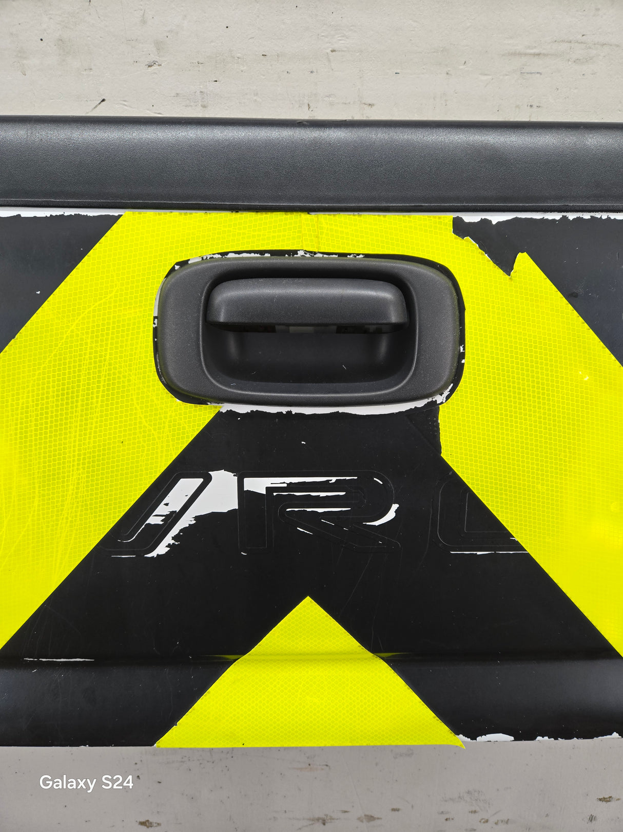 1999-2007 Chevrolet Silverado / GMC Sierra 1500 2500 3500 Tailgate