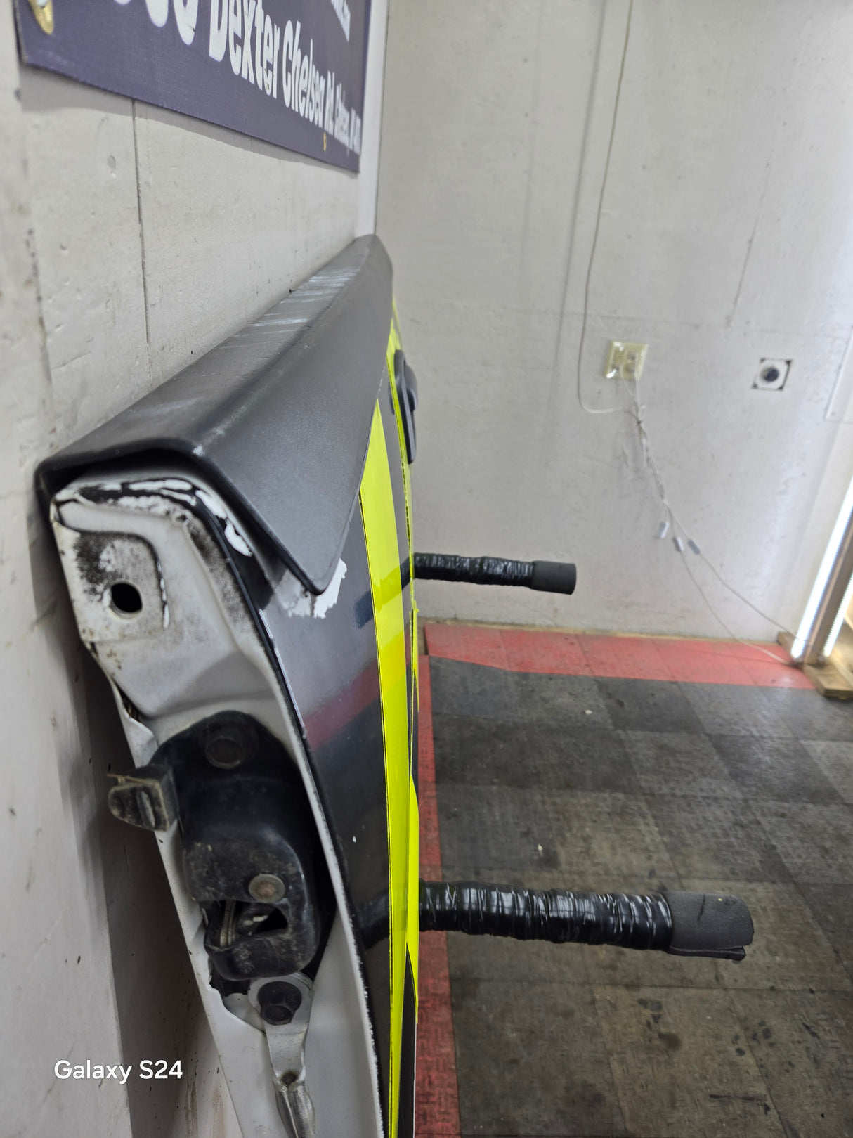 1999-2007 Chevrolet Silverado / GMC Sierra 1500 2500 3500 Tailgate