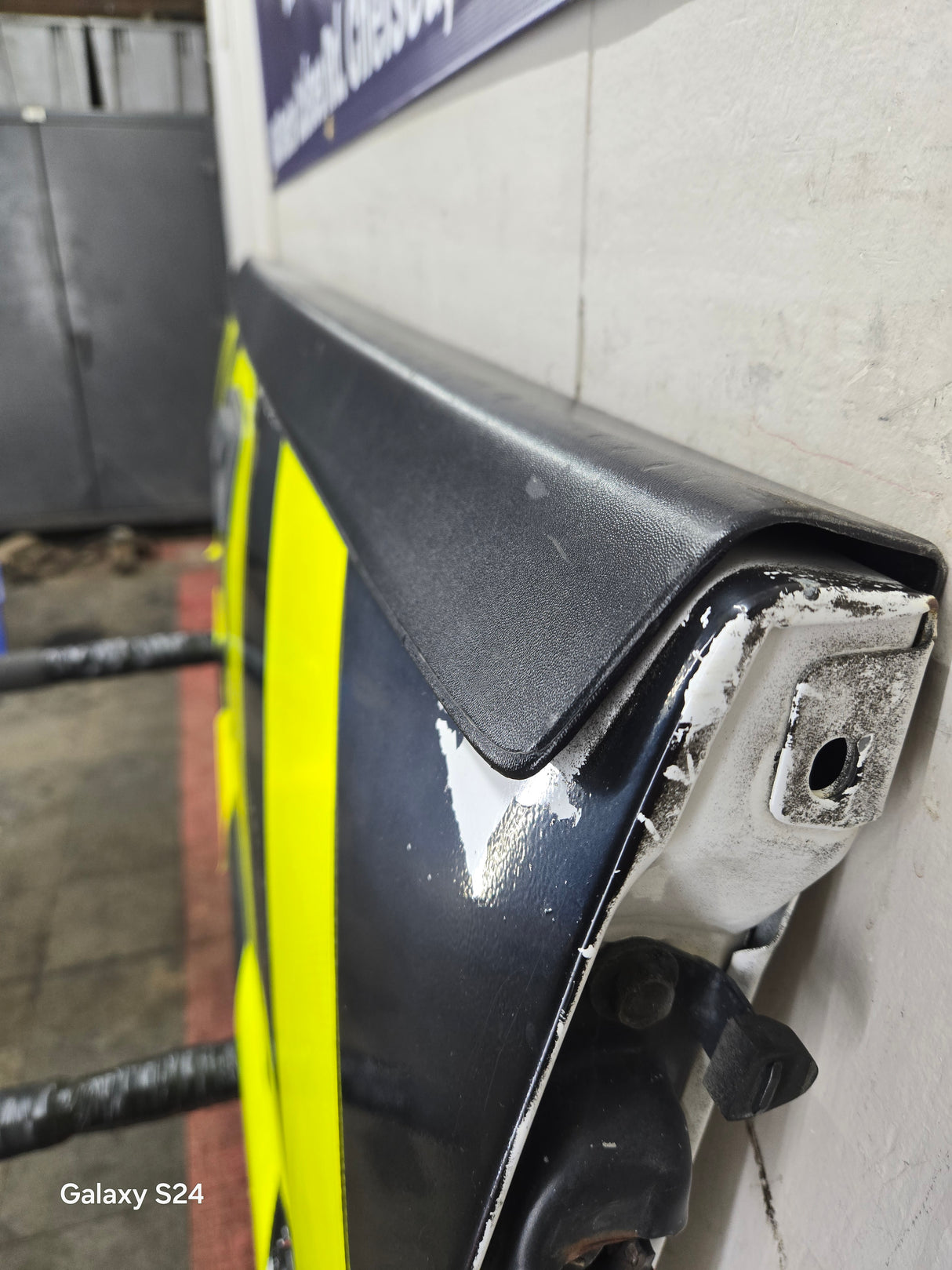 1999-2007 Chevrolet Silverado / GMC Sierra 1500 2500 3500 Tailgate