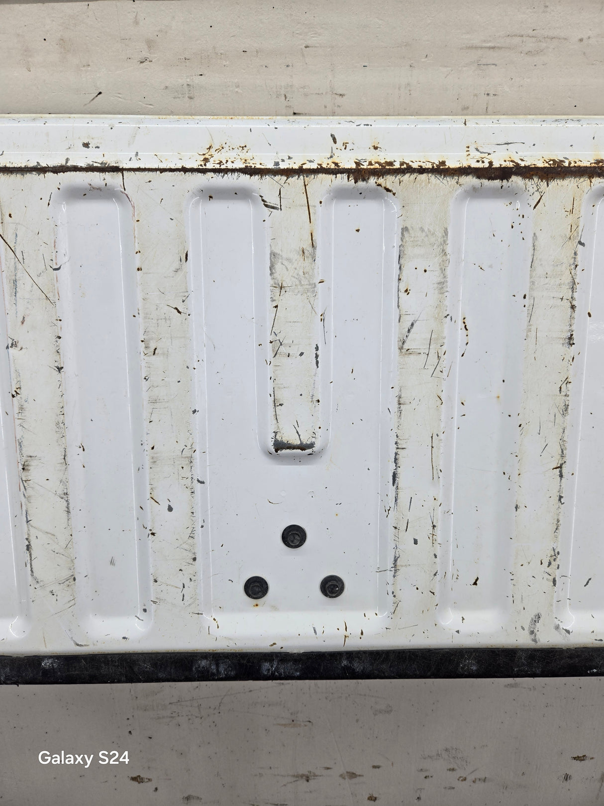 1999-2007 Chevrolet Silverado / GMC Sierra 1500 2500 3500 Tailgate