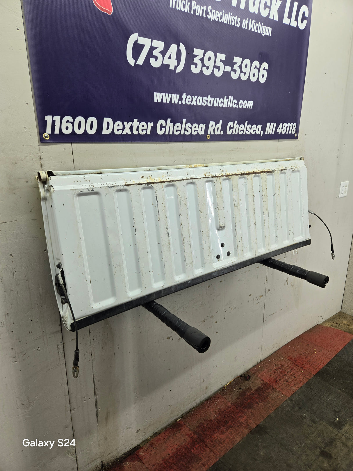 1999-2007 Chevrolet Silverado / GMC Sierra 1500 2500 3500 Tailgate