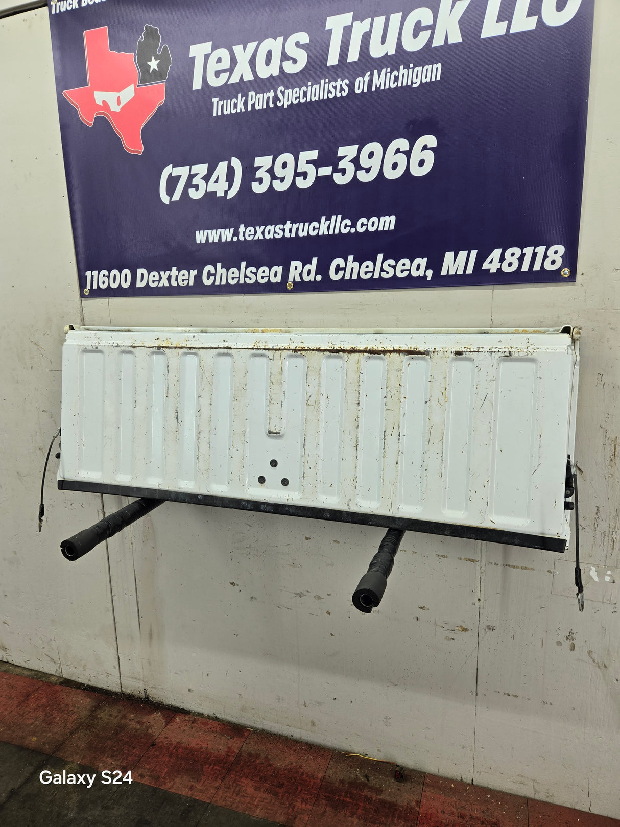 1999-2007 Chevrolet Silverado / GMC Sierra 1500 2500 3500 Tailgate