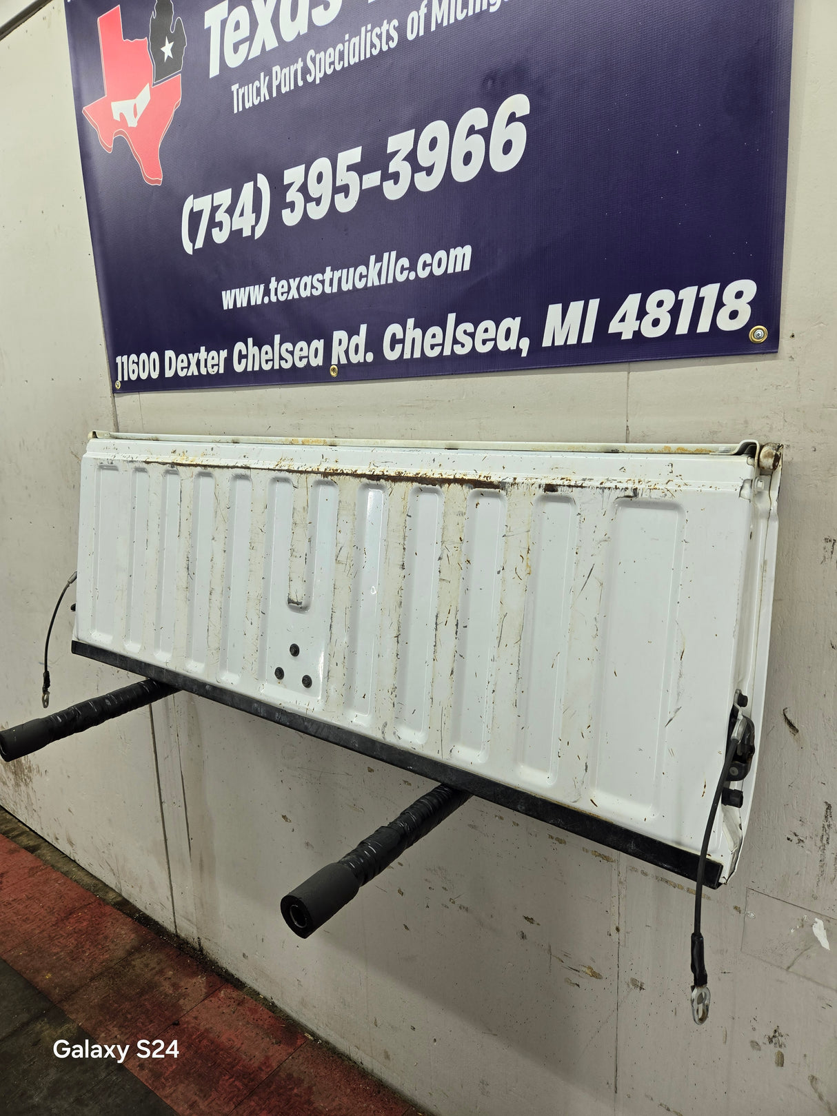 1999-2007 Chevrolet Silverado / GMC Sierra 1500 2500 3500 Tailgate