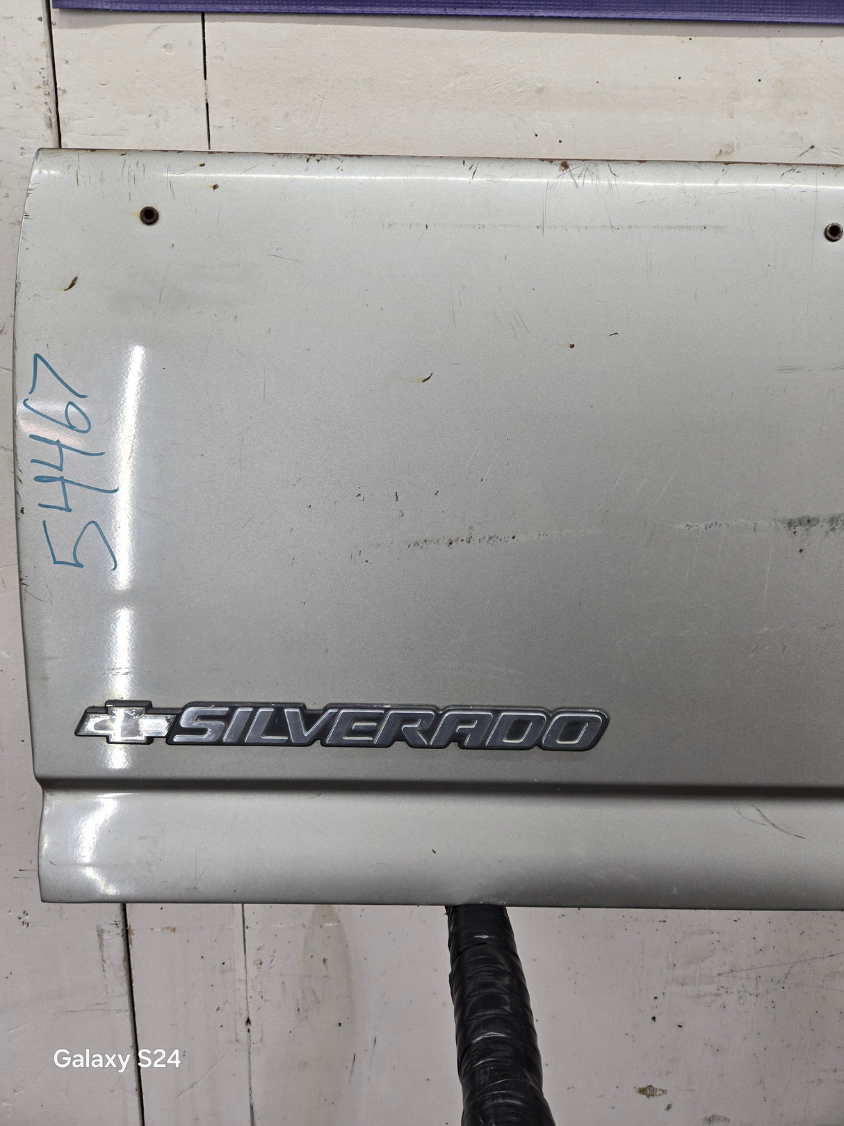 1999-2007 Chevrolet Silverado / GMC Sierra 1500 2500HD 3500 HD Tailgate