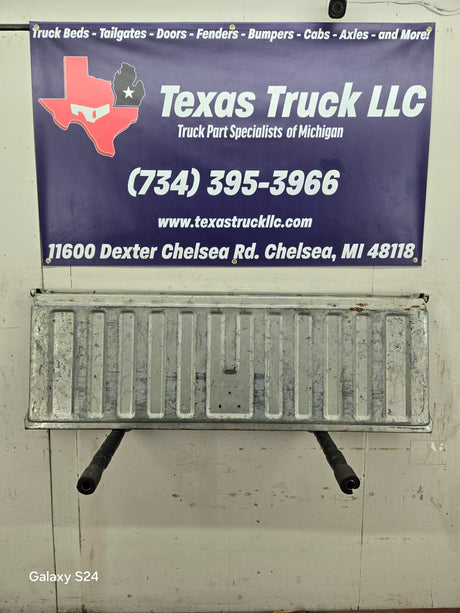 1999-2007 Chevrolet Silverado / GMC Sierra 1500 2500HD 3500 HD Tailgate