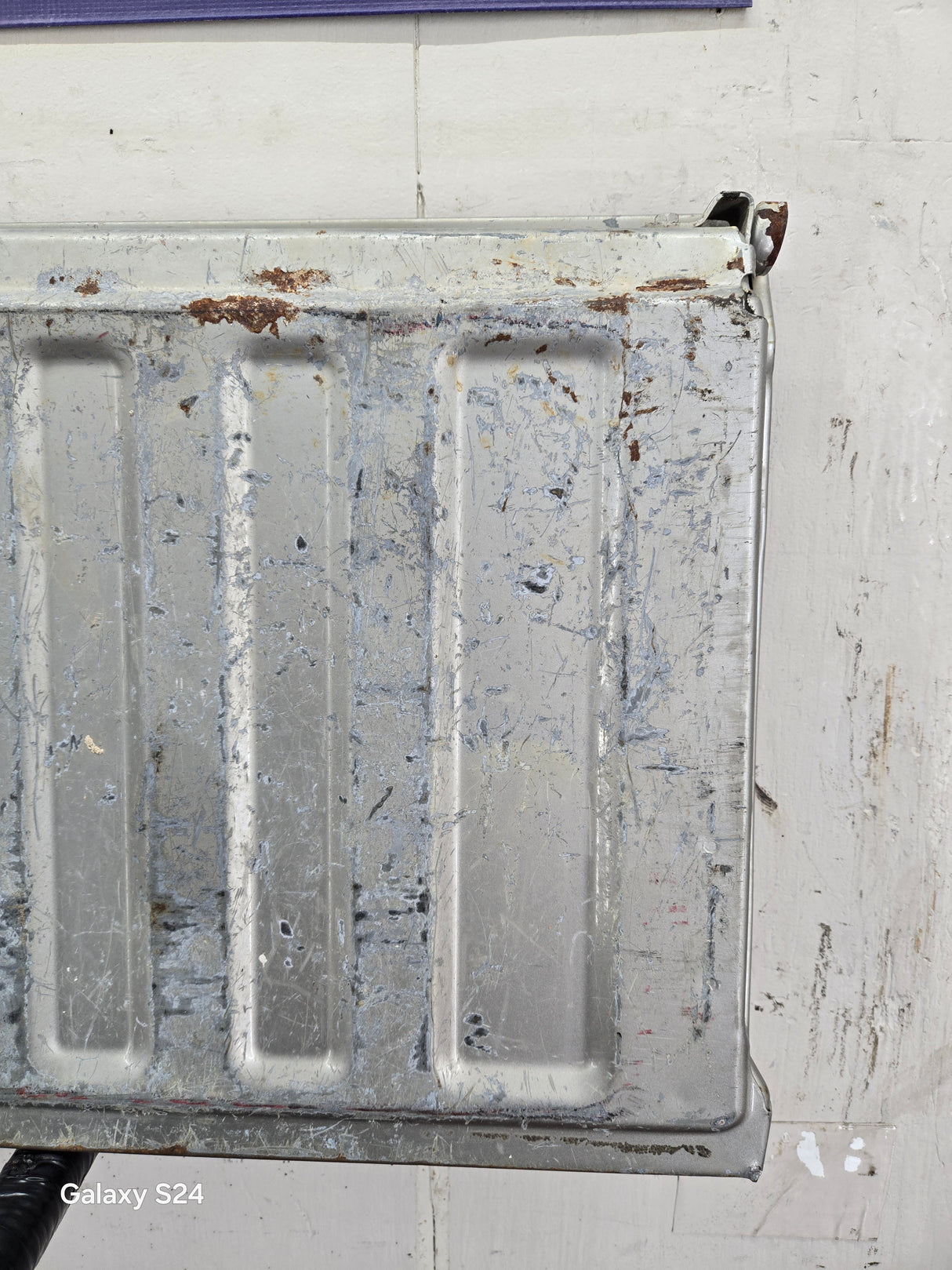 1999-2007 Chevrolet Silverado / GMC Sierra 1500 2500HD 3500 HD Tailgate