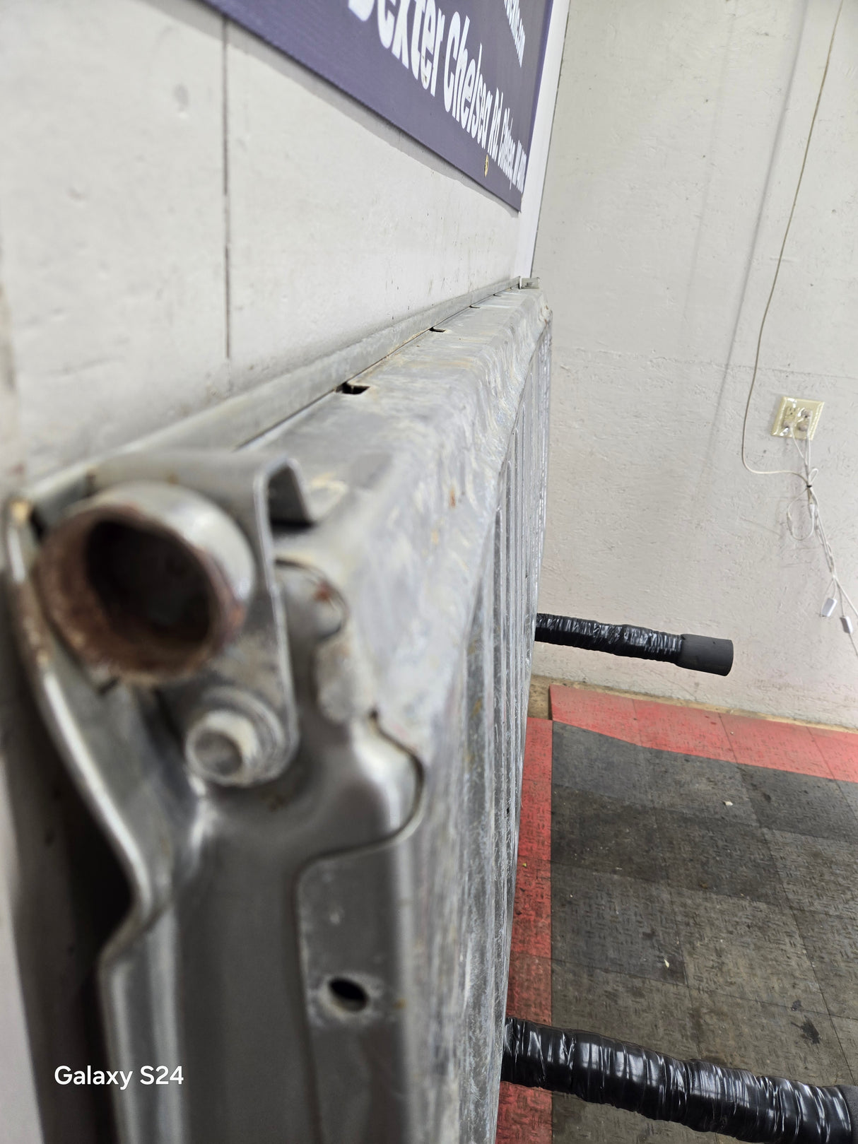 1999-2007 Chevrolet Silverado / GMC Sierra 1500 2500HD 3500 HD Tailgate