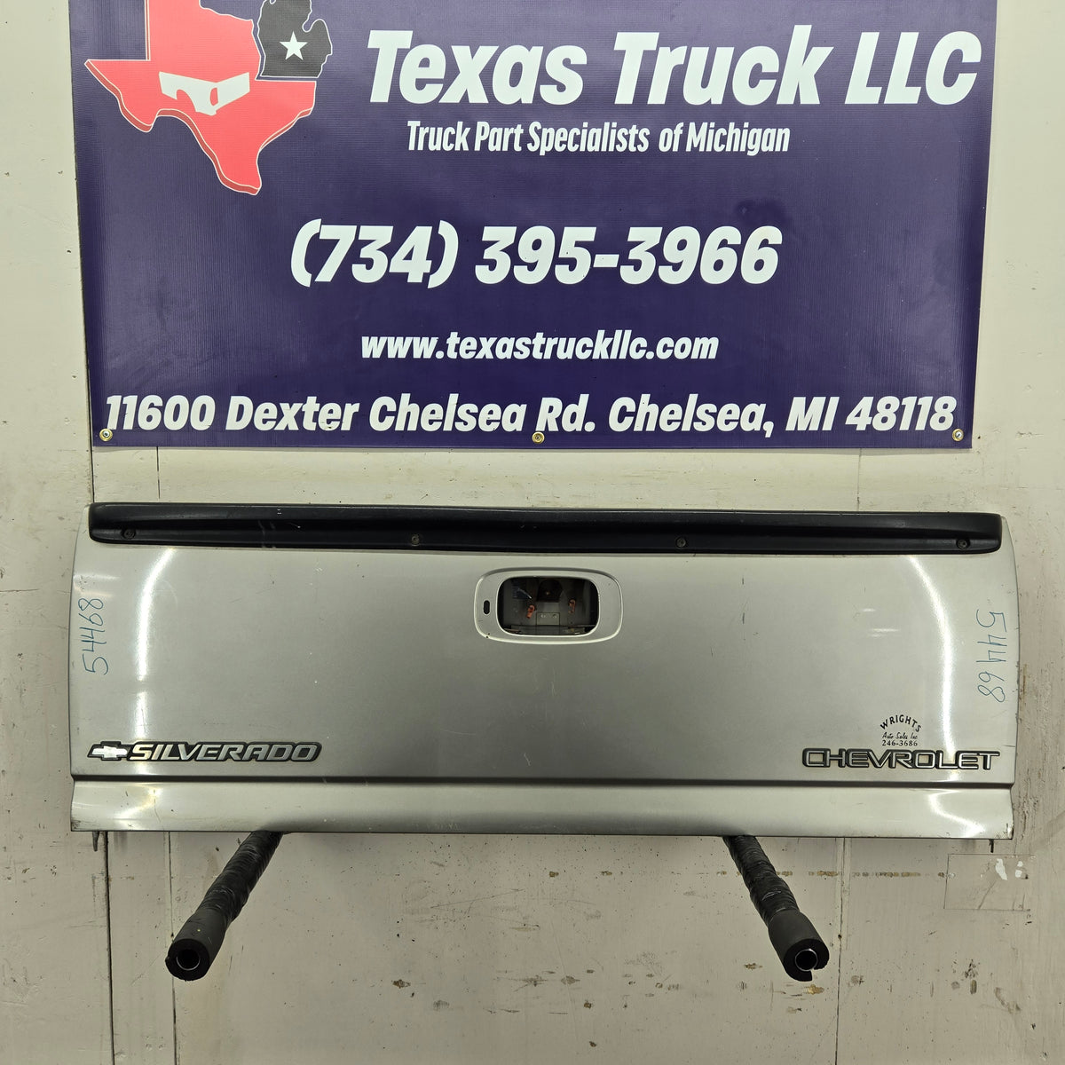 HanLanKa Dashboard Cover For Chevrolet Silverado 1500 2500 3500 1999-2006 Avalanche Chevy Tahoe Suburban GMC Sierra Yukon Dash Cover Mat(Premium Carpet, Beige) In | Whizz Floor Mats - Foto 4