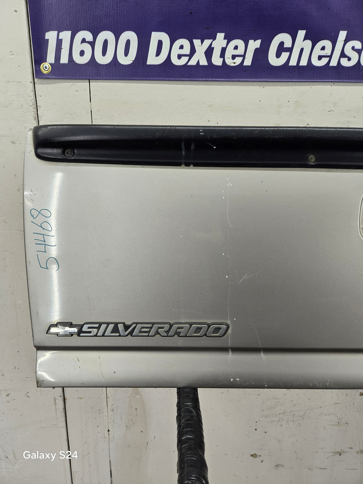 1999-2007 Chevrolet Silverado / GMC Sierra 1500 2500HD 3500 HD Tailgate