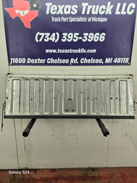 1999-2007 Chevrolet Silverado / GMC Sierra 1500 2500HD 3500 HD Tailgate