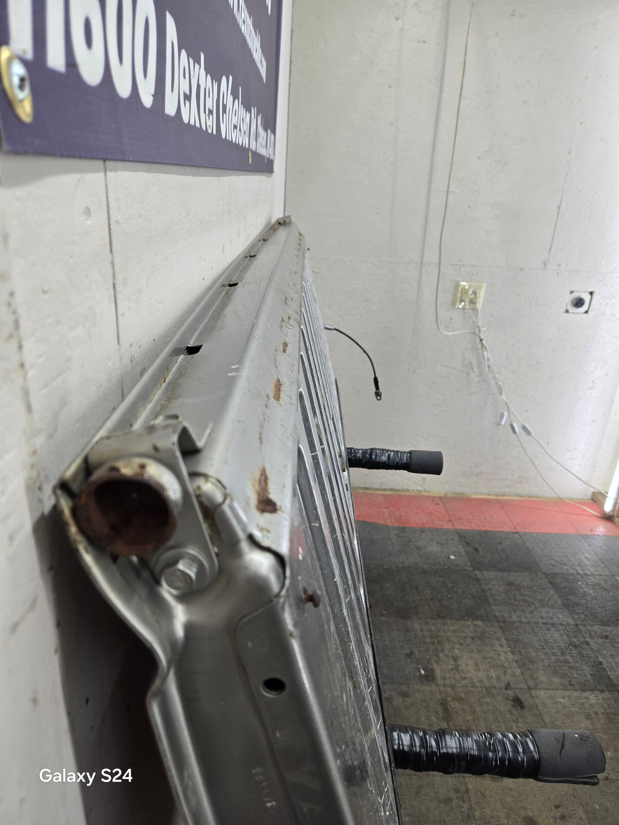 1999-2007 Chevrolet Silverado / GMC Sierra 1500 2500HD 3500 HD Tailgate