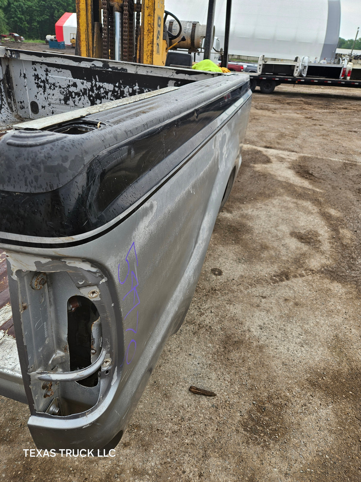 1999-2010 Ford Super Duty F250 F350 6' 9" Short Truck Bed