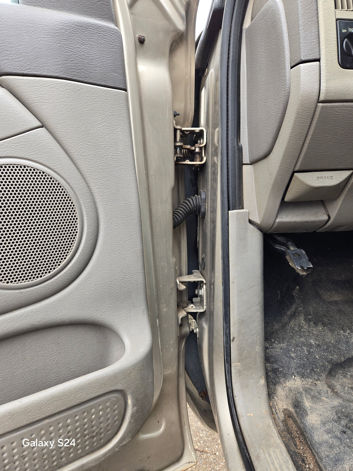 2003-2008 Dodge Ram 1500 2500 3500 4500 5500 3rd Gen Regular Cab 2 door cab