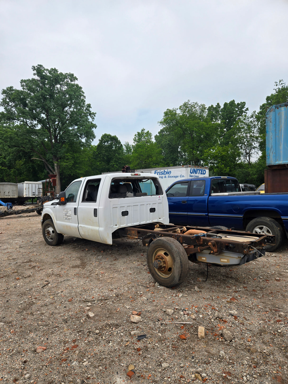 2012 Ford F-350 Super Duty Crew Cab, Cab and Chassis Dual Rear Wheel 2wd - FULL PART OUT