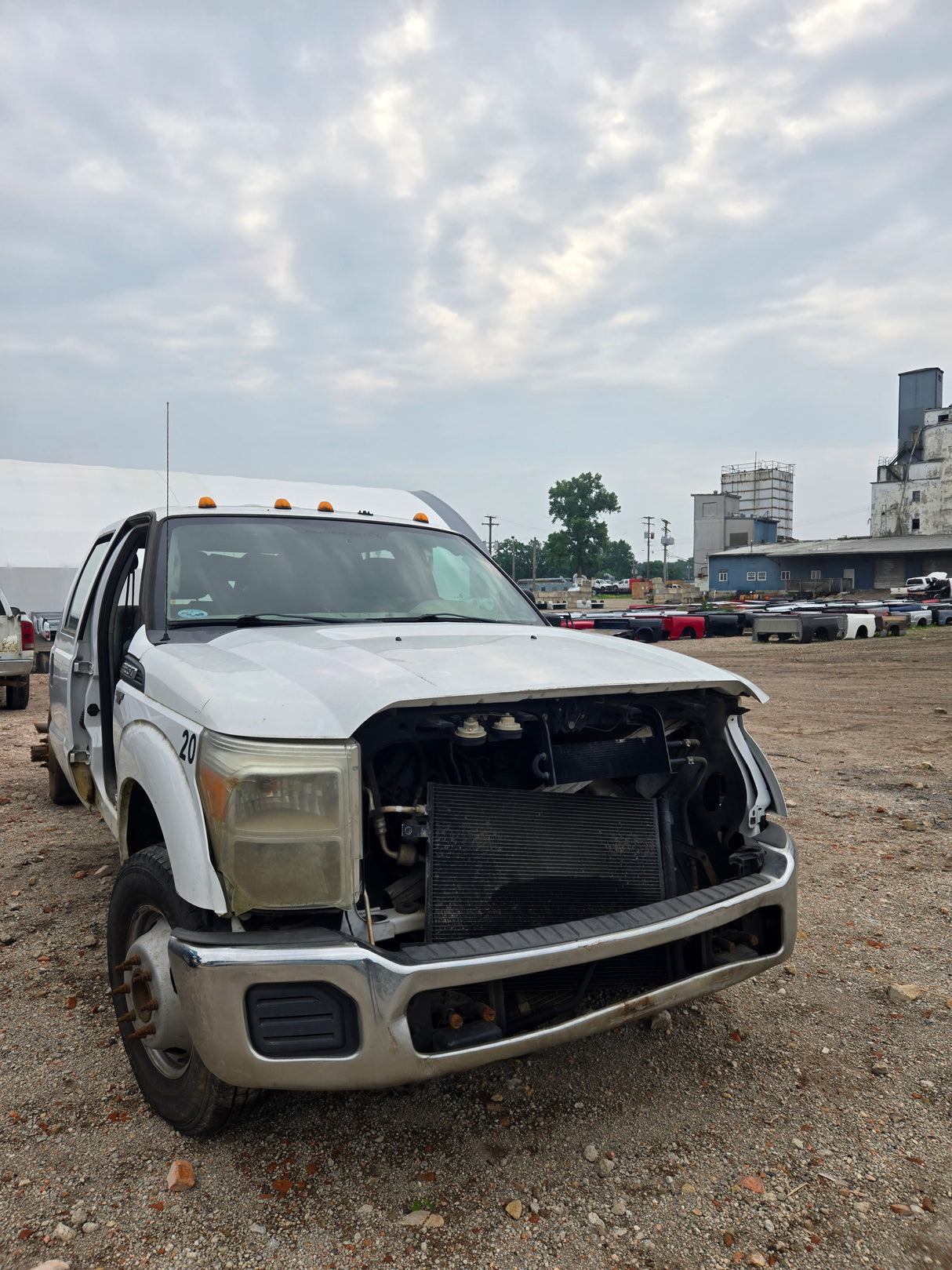 2012 Ford F-350 Super Duty Crew Cab, Cab and Chassis Dual Rear Wheel 2wd - FULL PART OUT