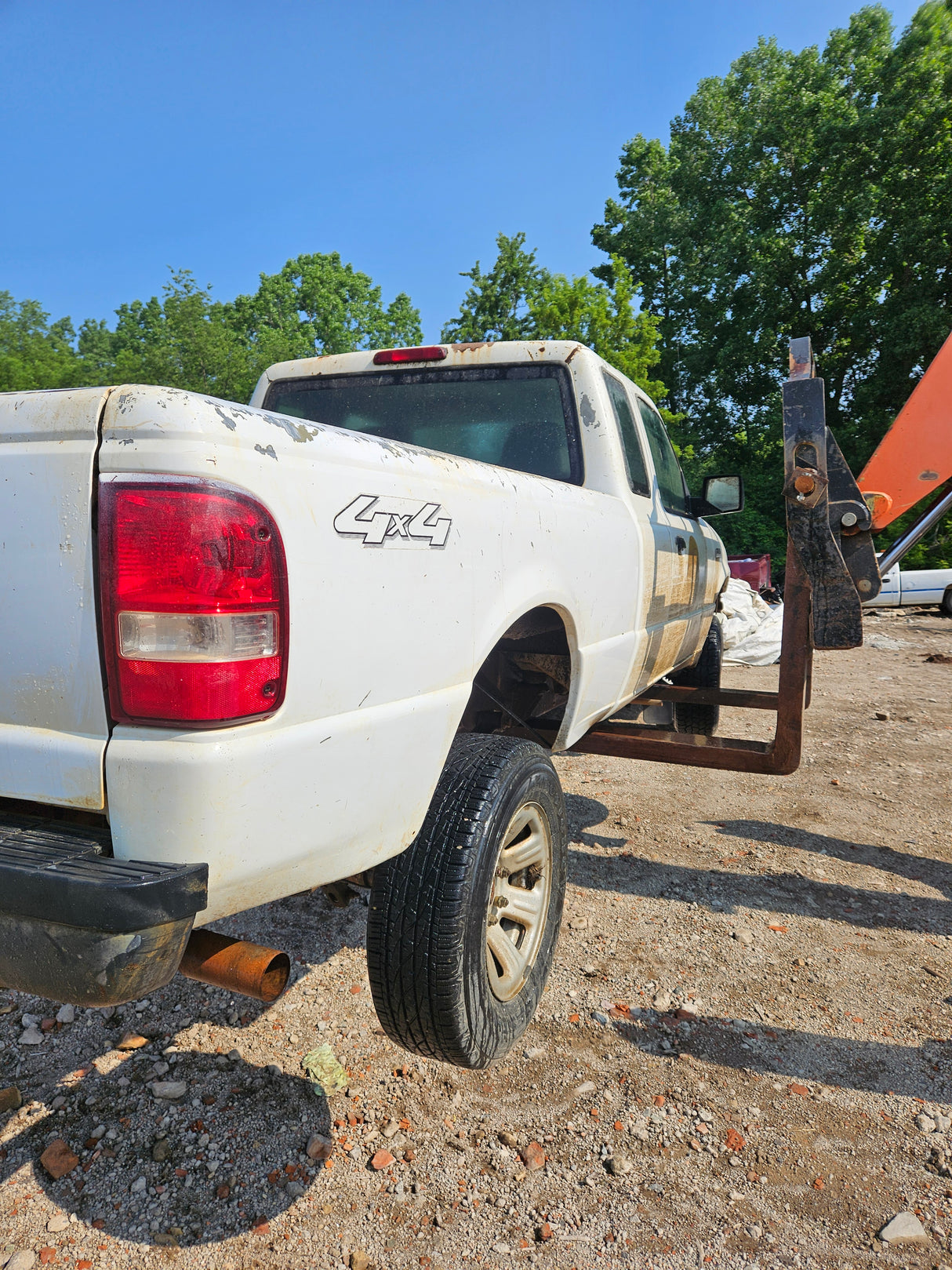 2007 Ford Ranger Extended Cab 6' Short Bed 4x4 - FULL PART OUT