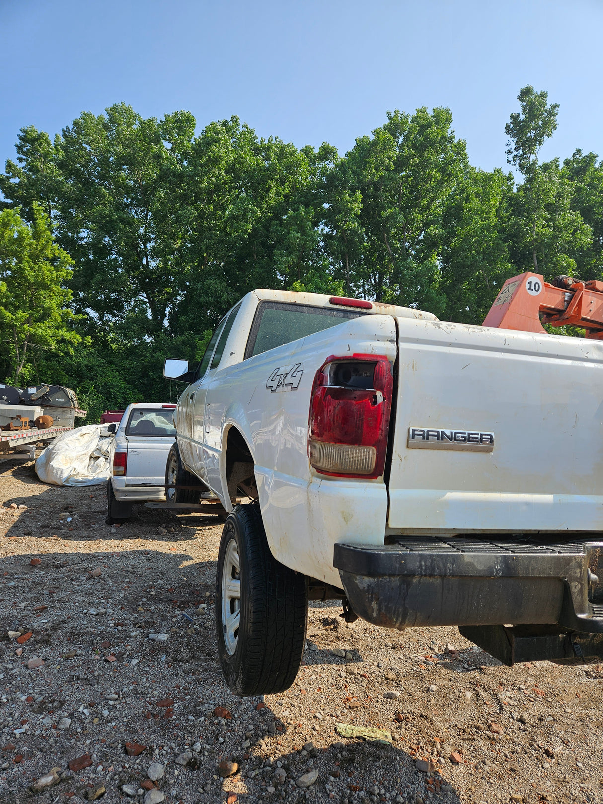 2007 Ford Ranger Extended Cab 6' Short Bed 4x4 - FULL PART OUT