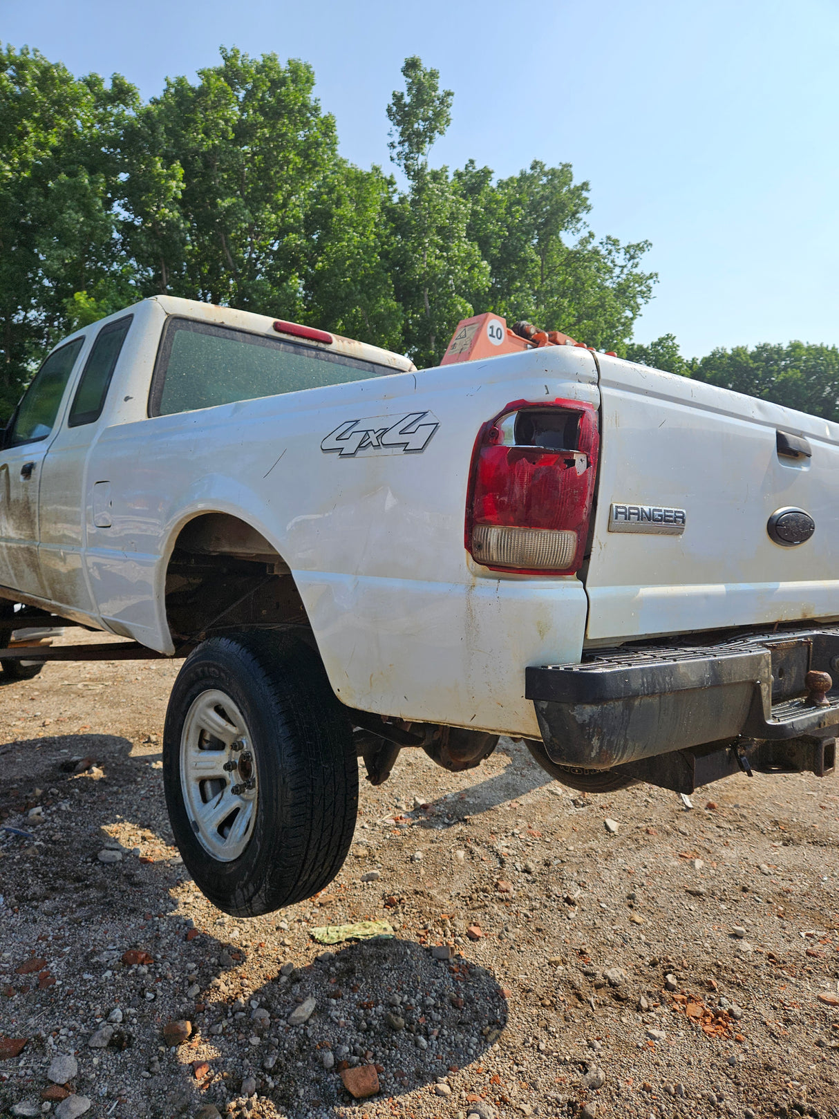 2007 Ford Ranger Extended Cab 6' Short Bed 4x4 - FULL PART OUT