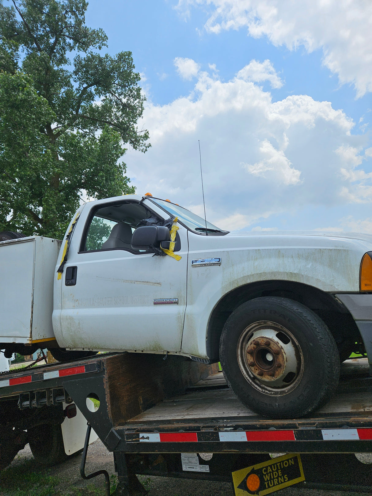 2006 Ford F-350 2wd Regular Cab, Cab & Chassis Dually Service Body - FULL PART OUT