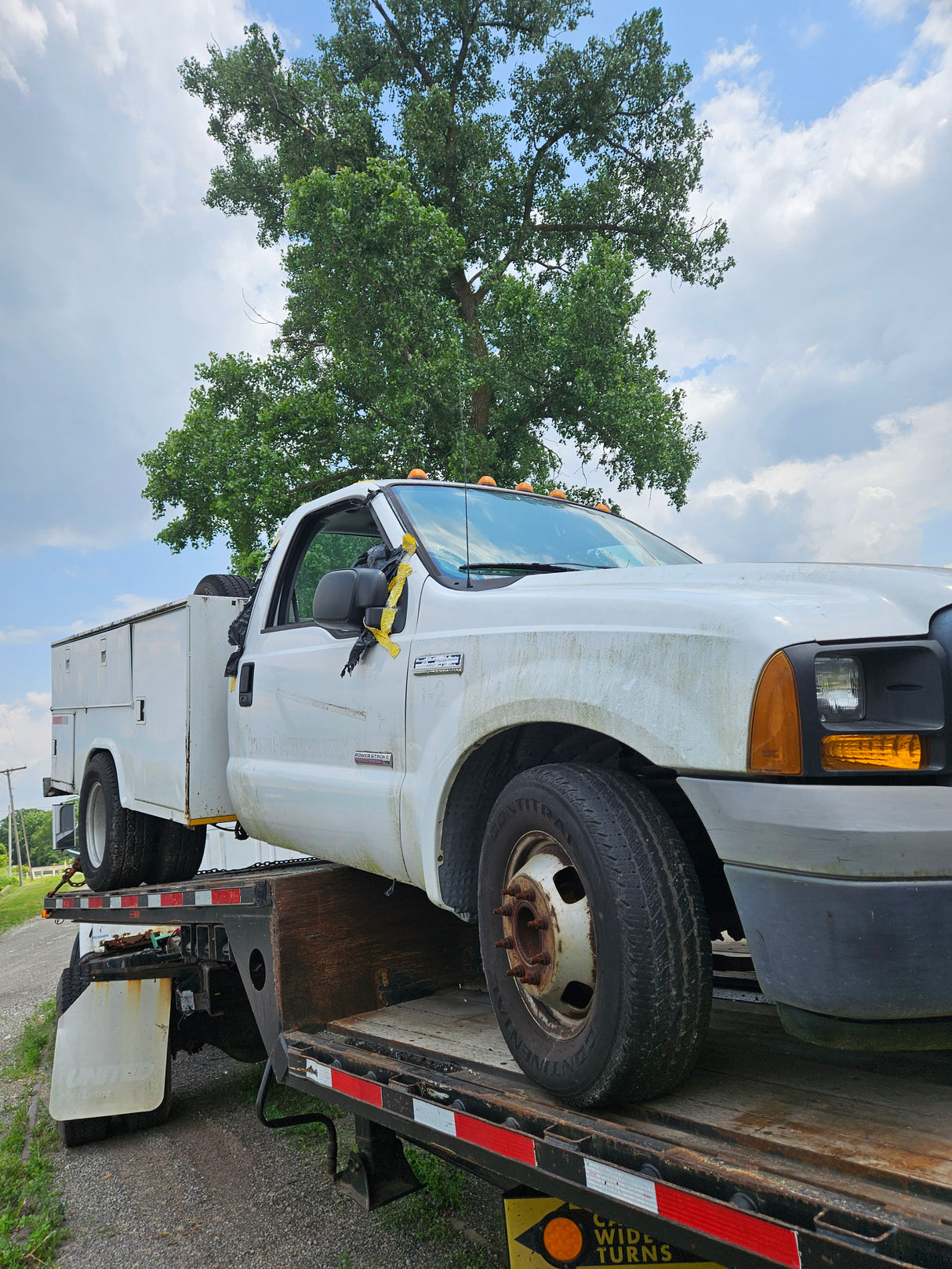 2006 Ford F-350 2wd Regular Cab, Cab & Chassis Dually Service Body - FULL PART OUT