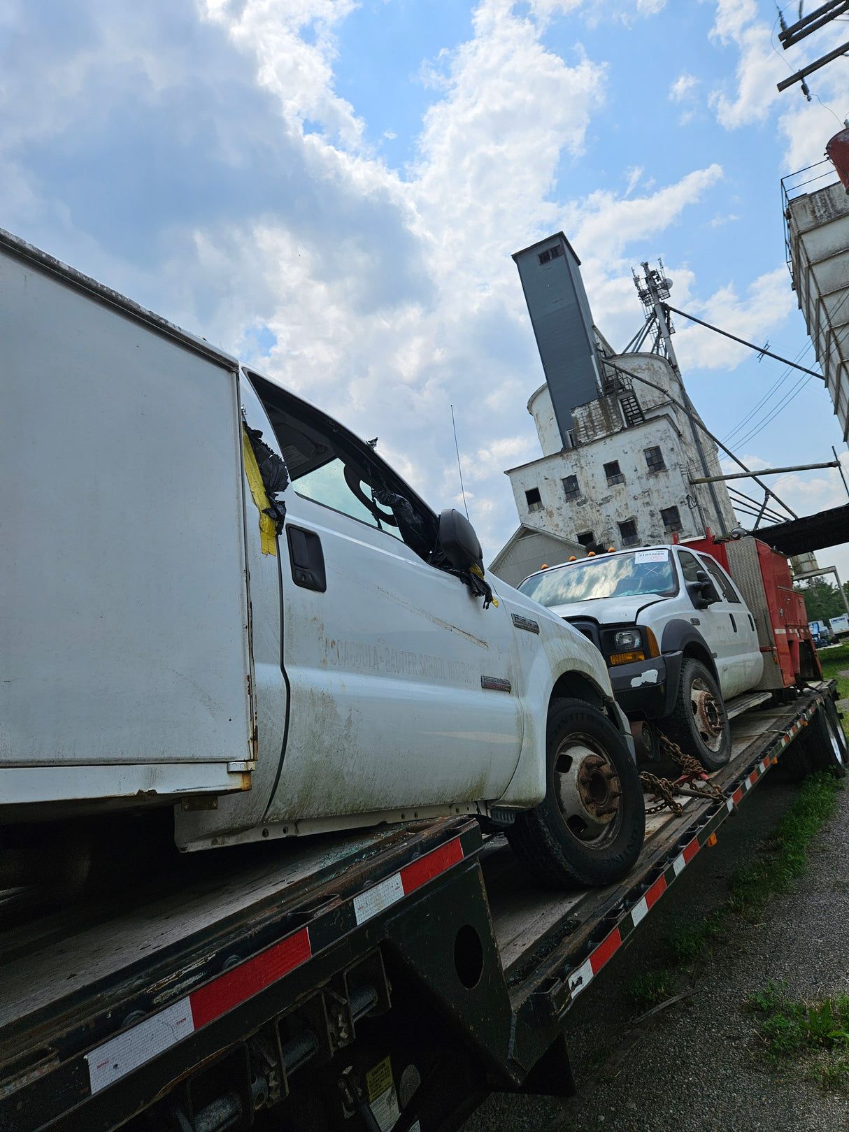 2006 Ford F-350 2wd Regular Cab, Cab & Chassis Dually Service Body - FULL PART OUT