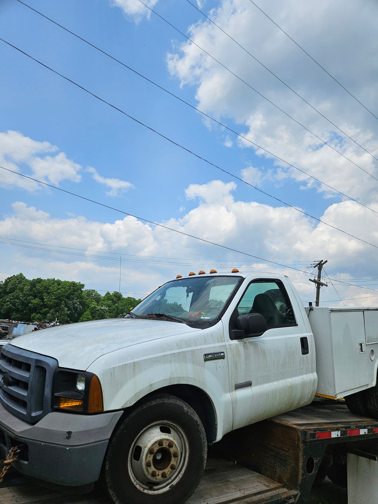 2006 Ford F-350 2wd Regular Cab, Cab & Chassis Dually Service Body - FULL PART OUT