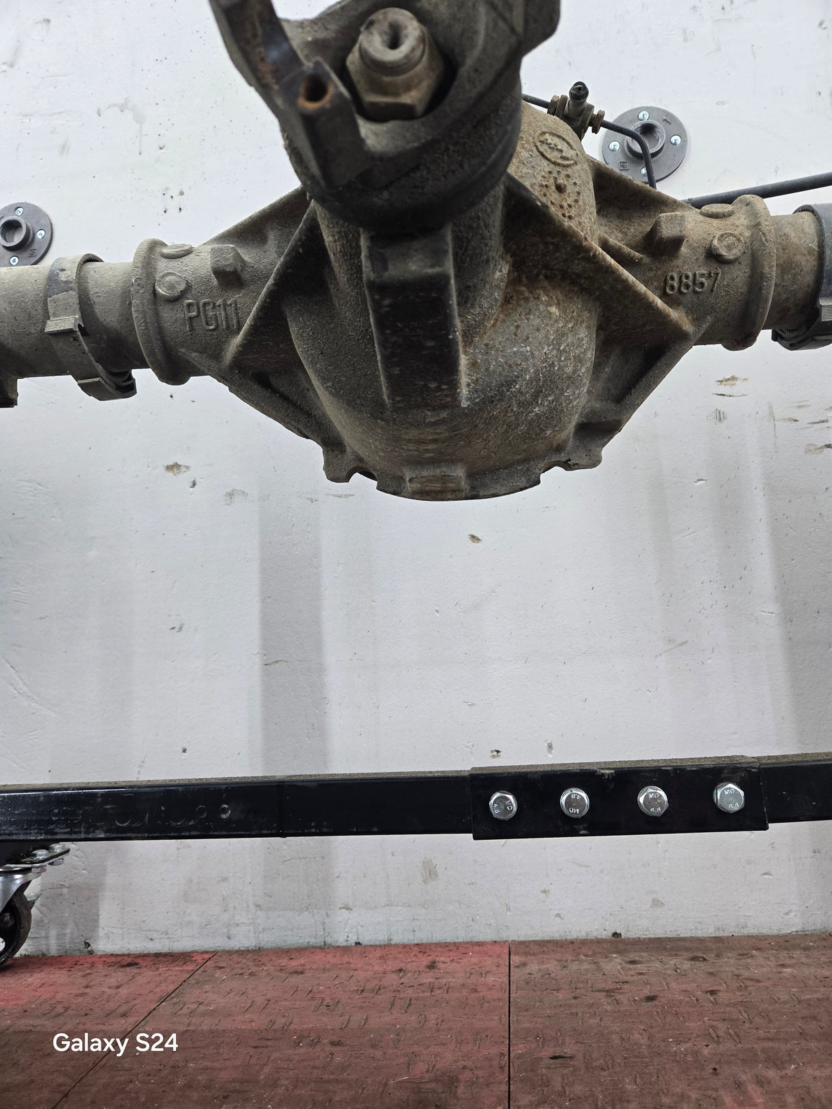 2005-2007 Chevrolet Silverado GMC Sierra 1500 3.23 Rear Axle