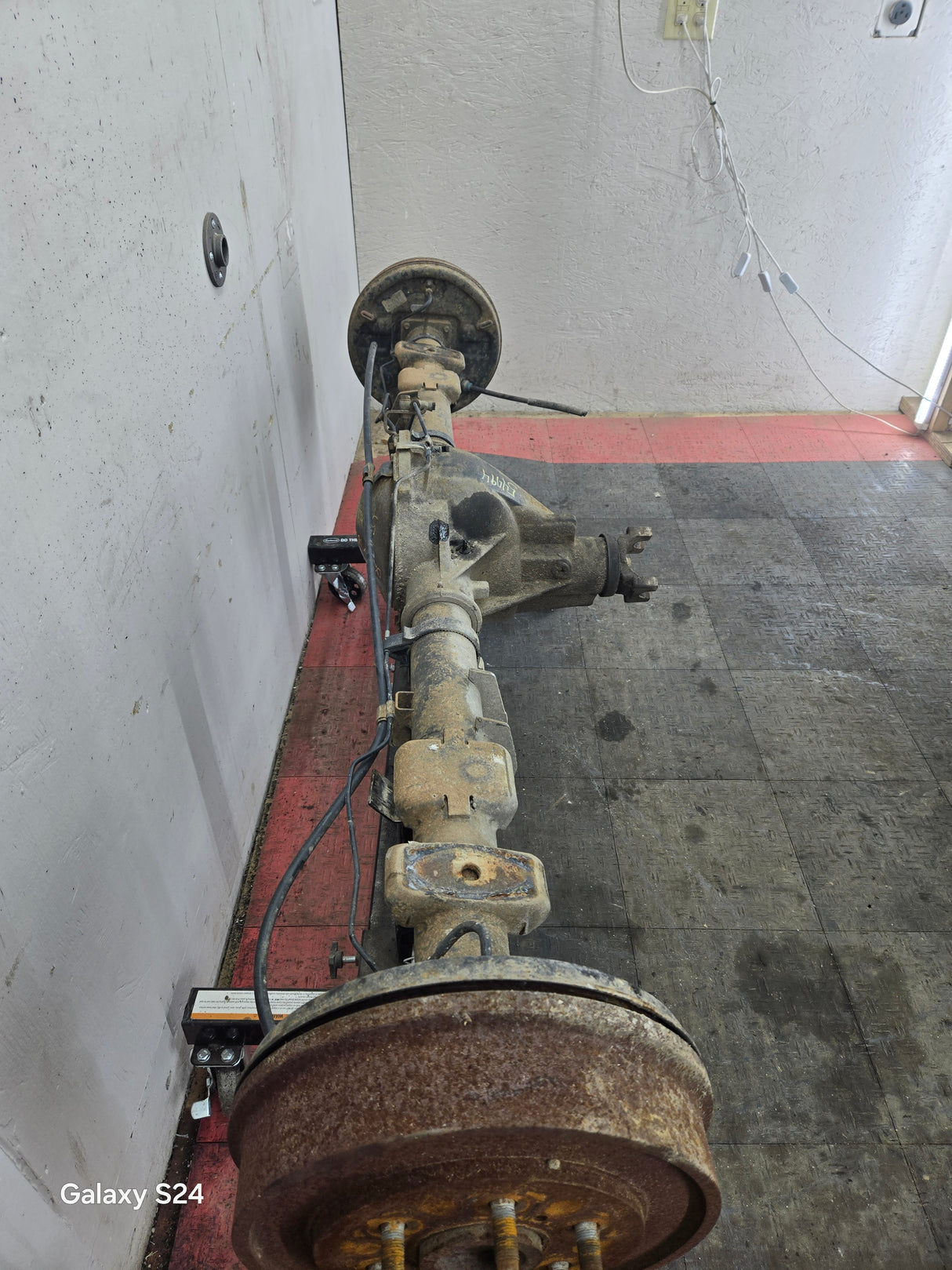 2005-2007 Chevrolet Silverado GMC Sierra 1500 3.23 Rear Axle