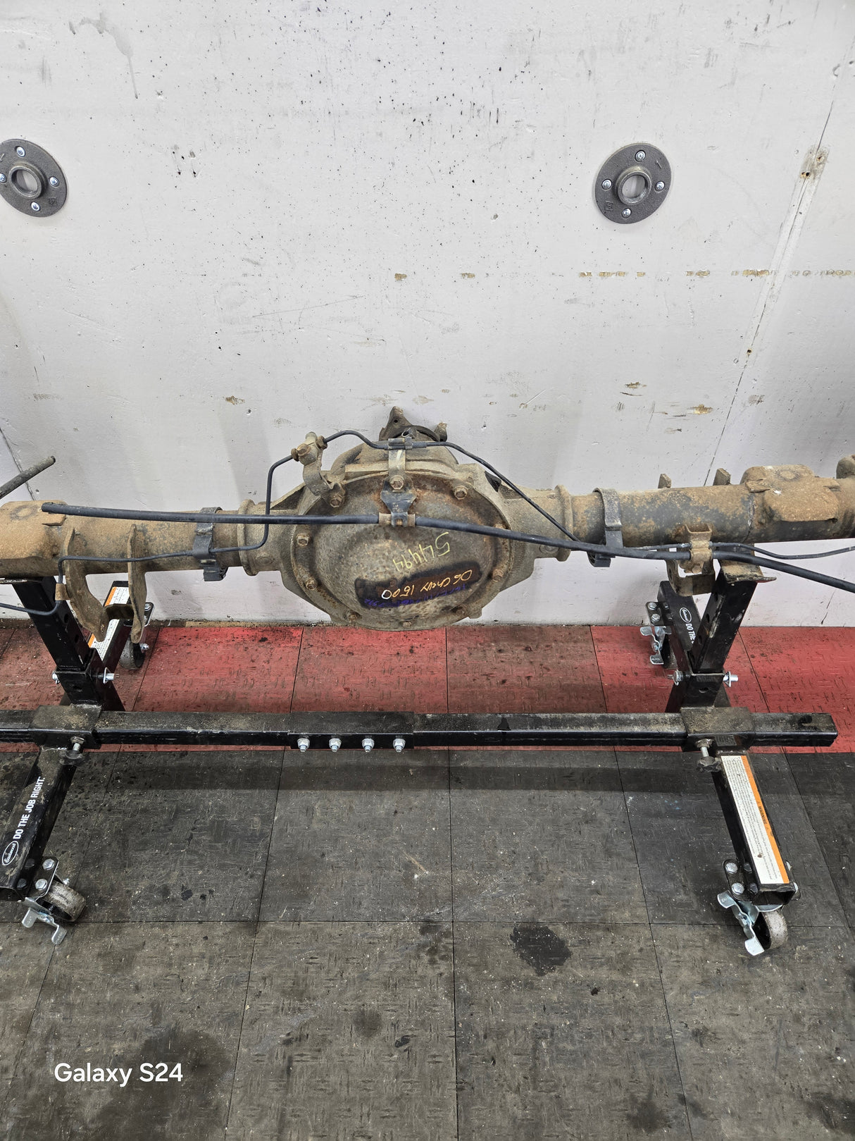 2005-2007 Chevrolet Silverado GMC Sierra 1500 3.23 Rear Axle