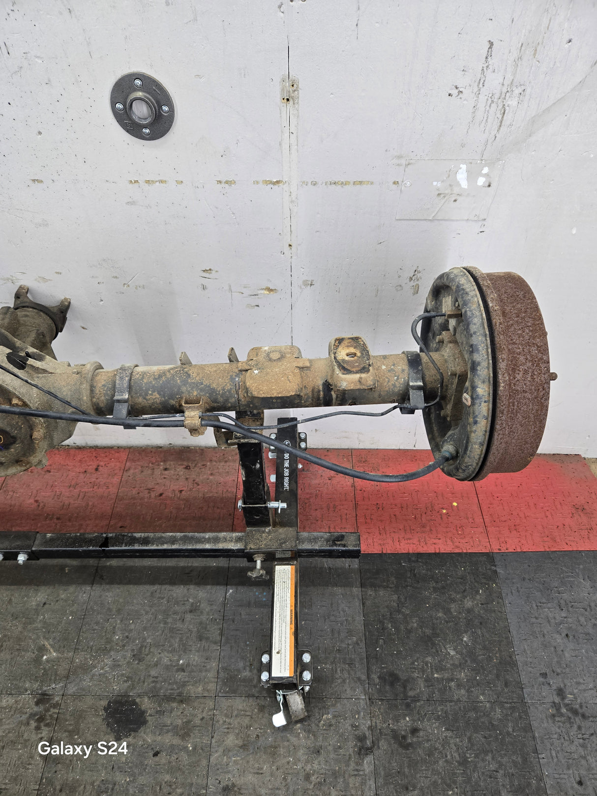 2005-2007 Chevrolet Silverado GMC Sierra 1500 3.23 Rear Axle