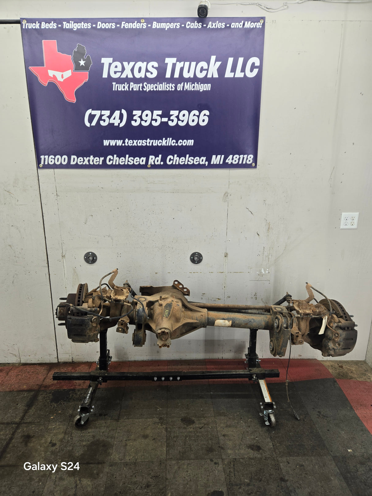 2011-2012 Ford Super Duty F250 F350 Front Axle 3.73 Gear Ratio 168K MILES